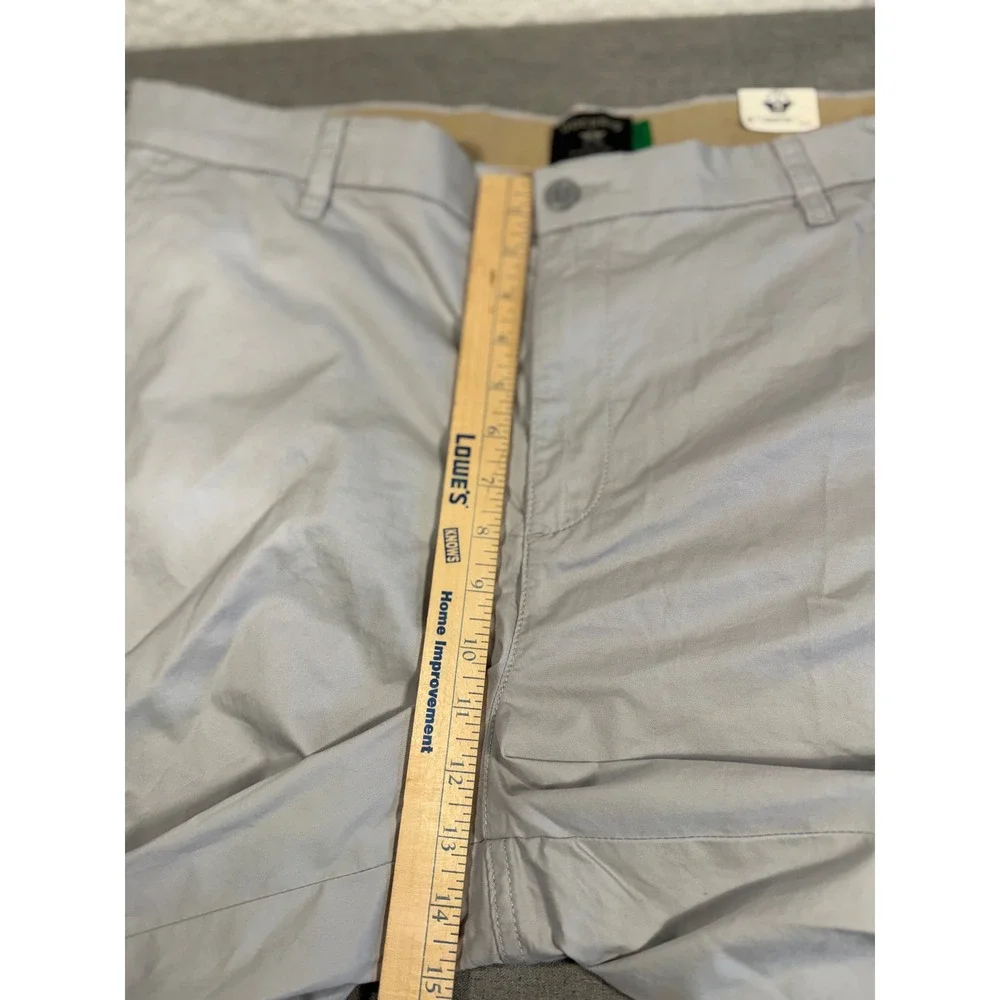 Dockers Ultimate Short Mens 42 Light Grey Flex Comfort Waistband Chino NEW